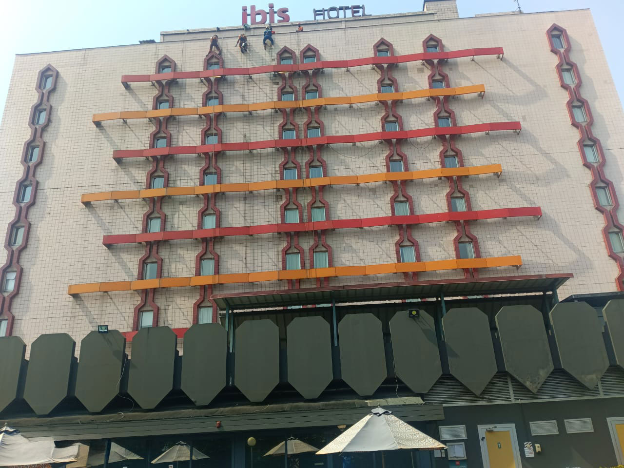 IBIS HOTEL travaux hauteur