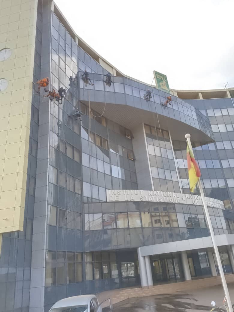 Lessivage du batiment de la statistique Yaoundé