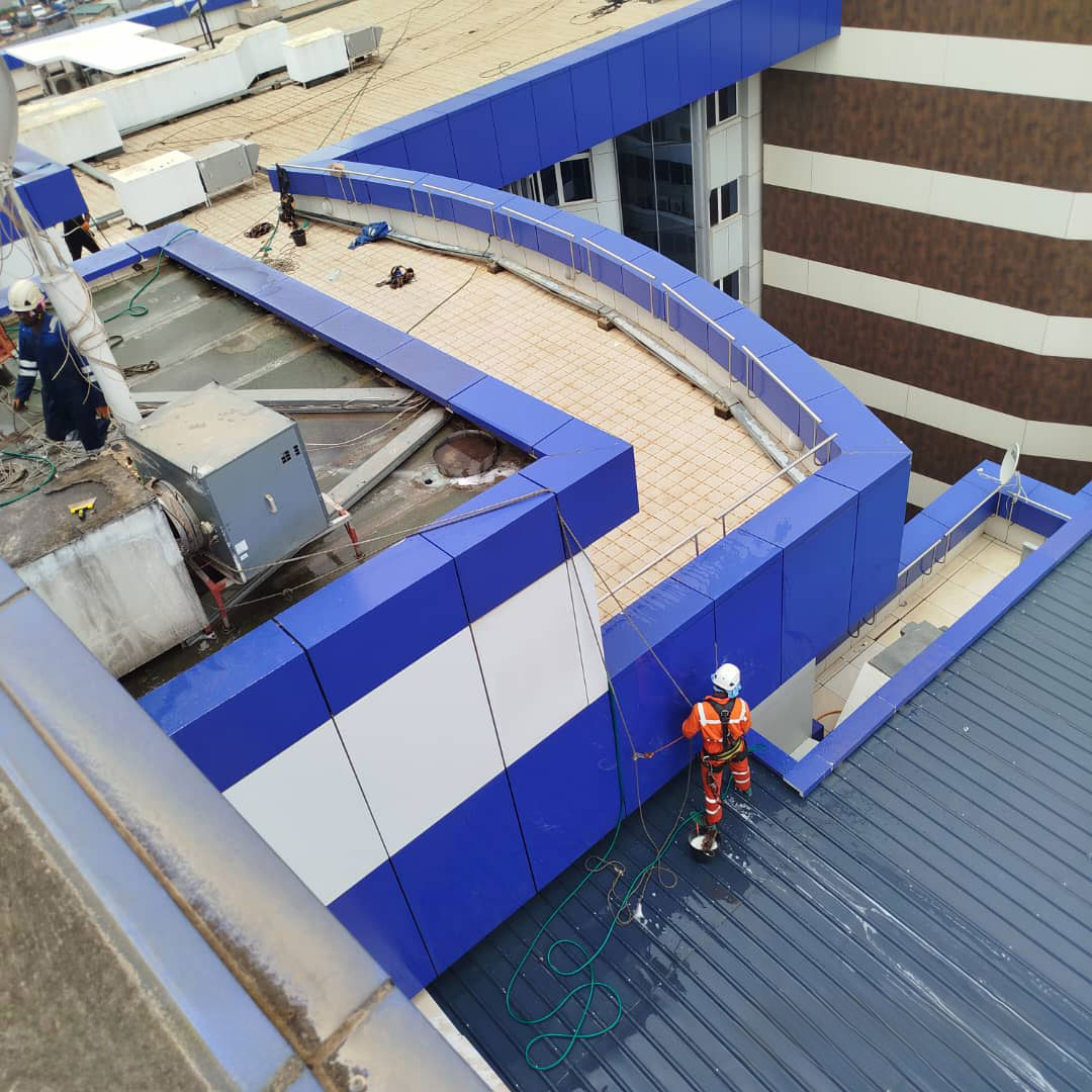 Lessivage-systématique-des-façades-de-la-direction-Wester-Union-4