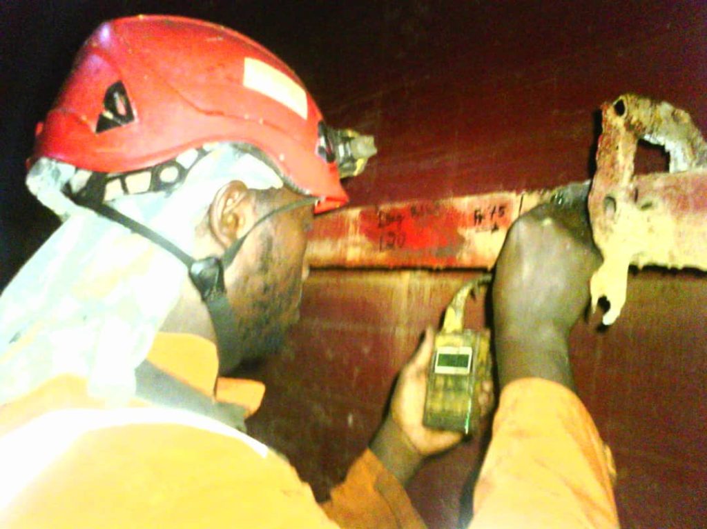 Mesure epaisseur tank Rig Noover Cameroun 3