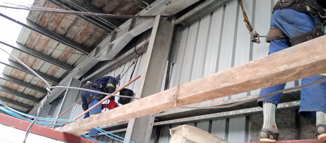 Mettoyage humide des bardages internes savonnière IBI 1