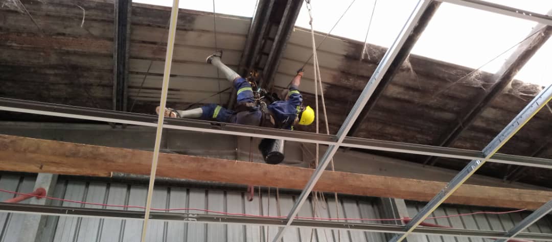 Mettoyage humide des bardages internes savonnière IBI 6