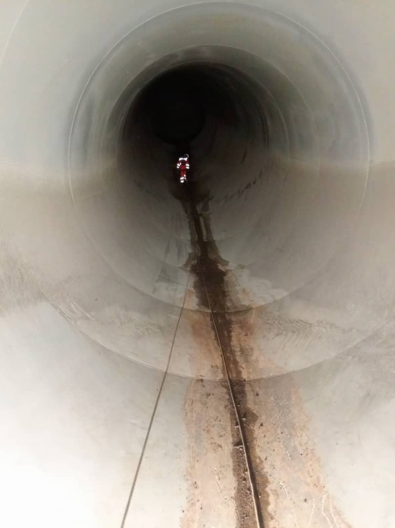 Nettoyage consuites forcés barrage hydroélectrique Nachtigal