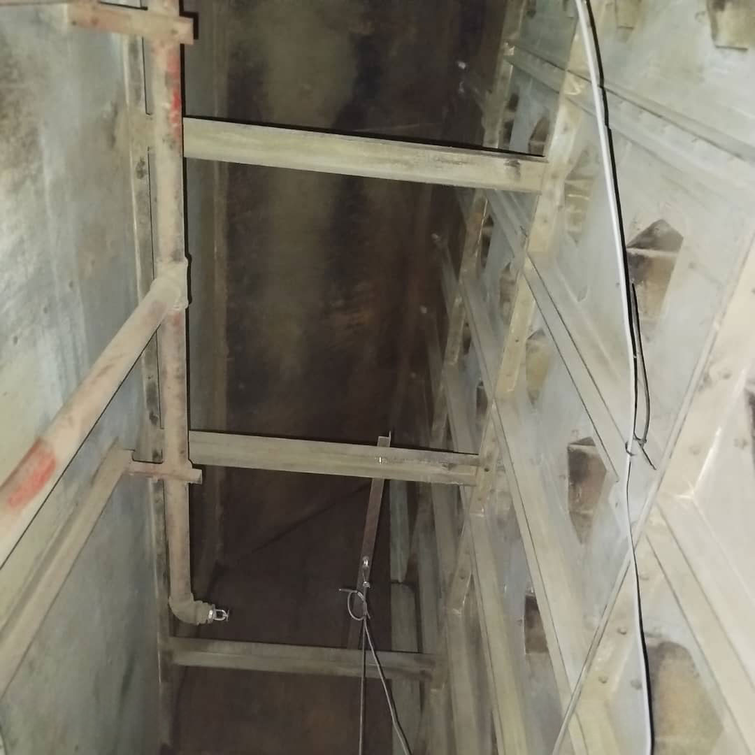 Nettoyage-humide-des-bardages-,lessivage-haute-pression-de-la-structure-métallique-,-de-la-toiture-des-magasin-de-stockage-et-nettoyage-humide-des-silo-et-sécheur--pour-Telcar-cacao,-et-azur-s.a-7