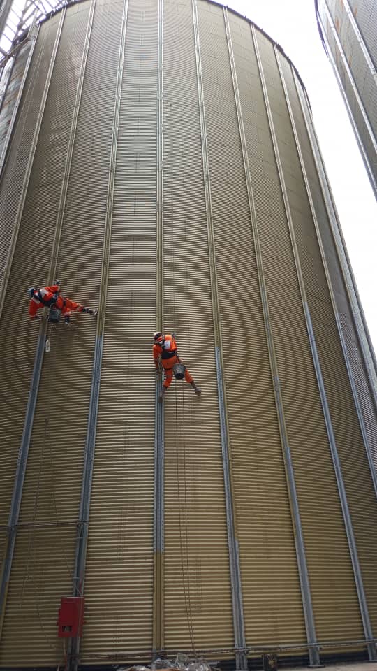 Projet du traitement anti-corrosion (ARMPP I) sur le bâtiment et les silos a blé de Broli SA 12