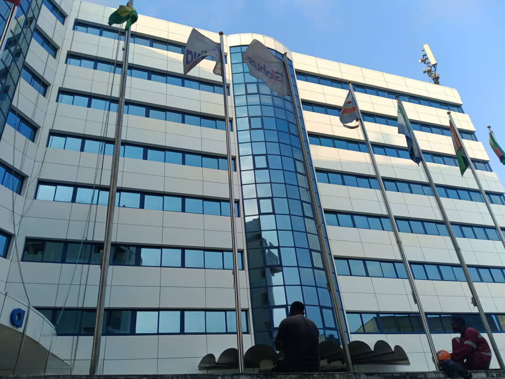 lessivage-systhematique-des-façades-de-Activa-Assurance-H