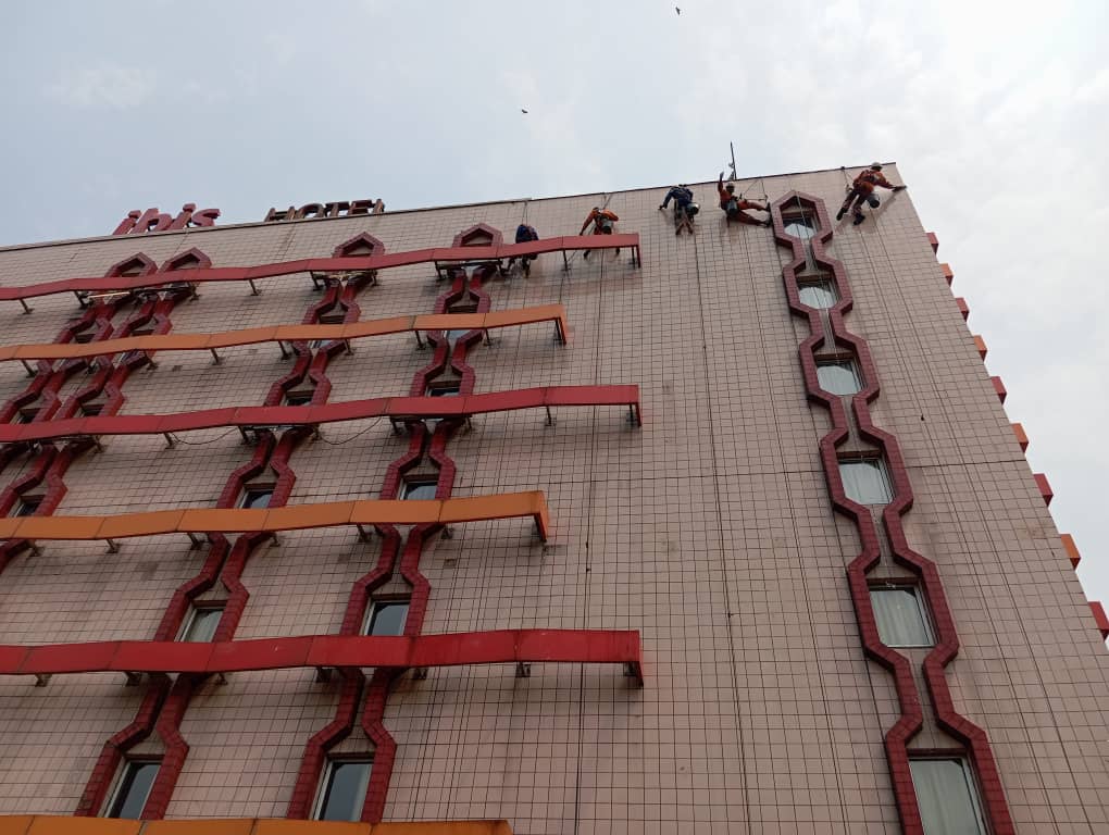 Ravalement de façade Hotel Ibis Yaounde