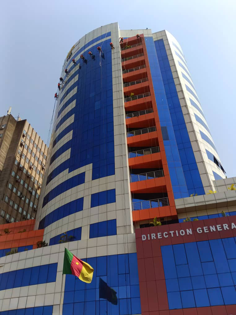 traveaux-en-hauteur-ravalement-de-façade--a-la-DGI-Yaounde-A